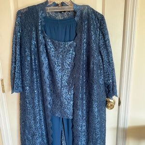 Women’s dressy blue pantsuit size 18